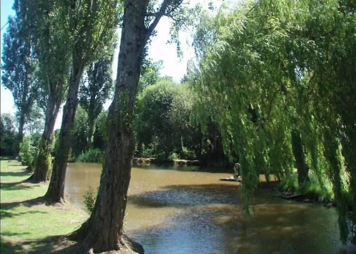Smile & Braudieres Parque de Campismo Mézières-sous-Lavardin